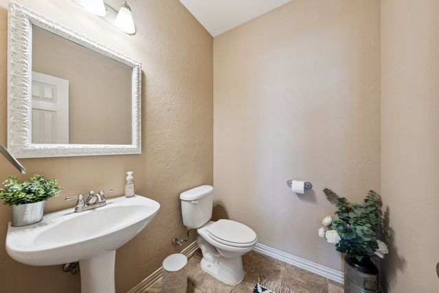 2018 Spring Creek Drive, Midlothian, TX 76065