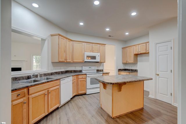 467 N Sweetwater Hills Drive, Moore, SC 29369