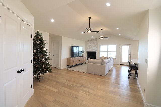 1354 Napper Road, Billings, MO 65610