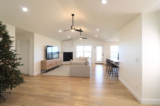 1354 Napper Road, Billings, MO 65610