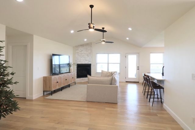 1354 Napper Road, Billings, MO 65610