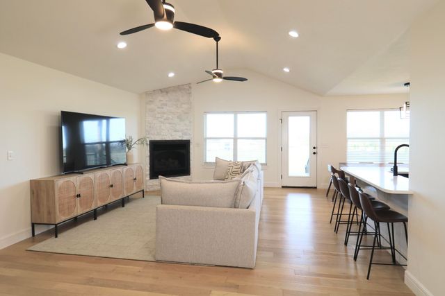 1354 Napper Road, Billings, MO 65610