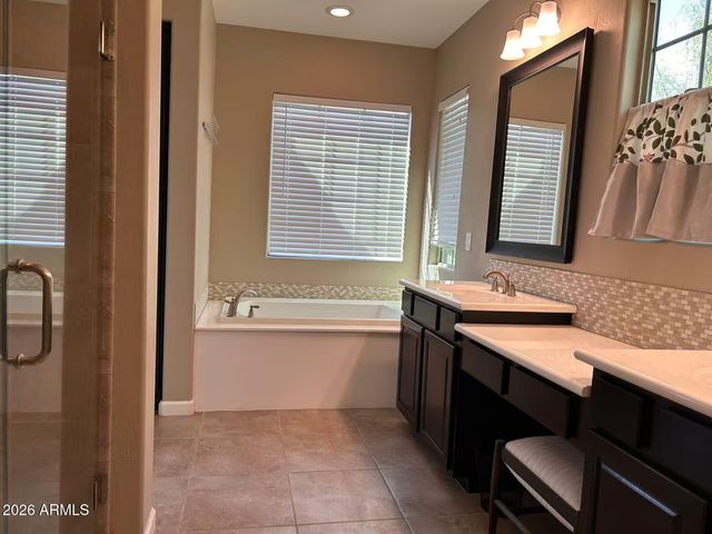 1965 W GRAND CANYON Drive, Chandler, AZ 85248