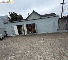 930 Pine, Oakland, CA 94607
