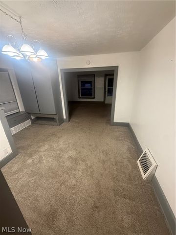 56 E Mapledale Avenue, Akron, OH 44301