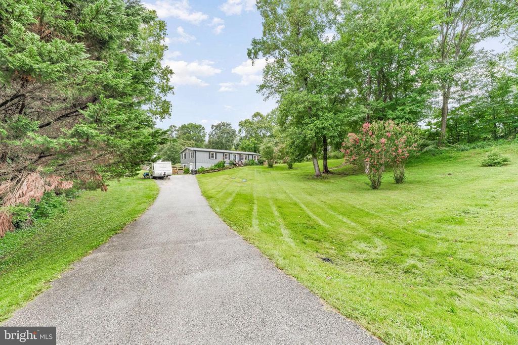 860 PAT LN, Huntingtown, MD 20639