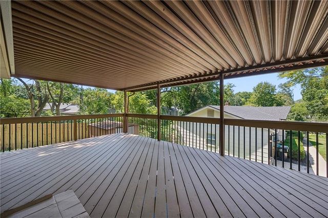10015 E 31st Street, Independence, MO 64052