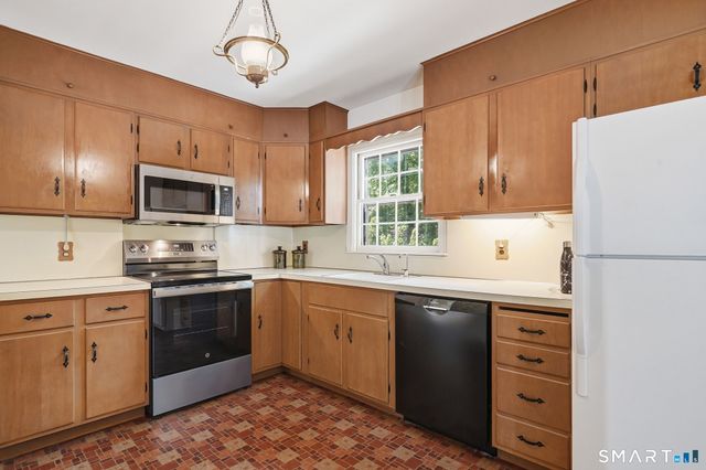 87 White Birch Lane, Stamford, CT 06905
