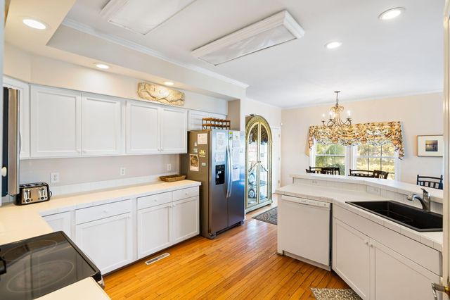 621 E Arctic Avenue, Folly Beach, SC 29439
