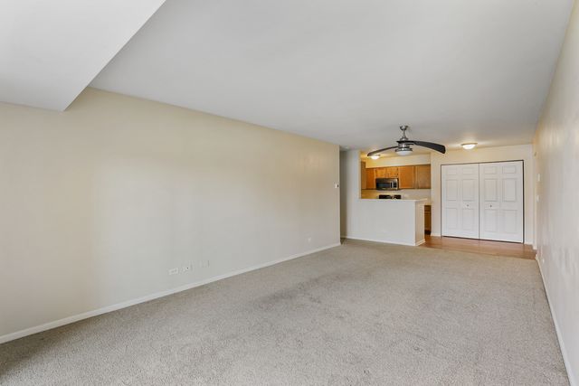 764 N Gary Avenue 110, Carol Stream, IL 60188