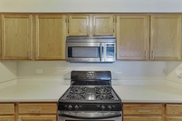 764 N Gary Avenue 110, Carol Stream, IL 60188