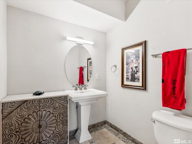 200 W 2nd 1104, Reno, NV 89501