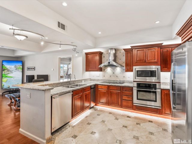 200 W 2nd 1104, Reno, NV 89501