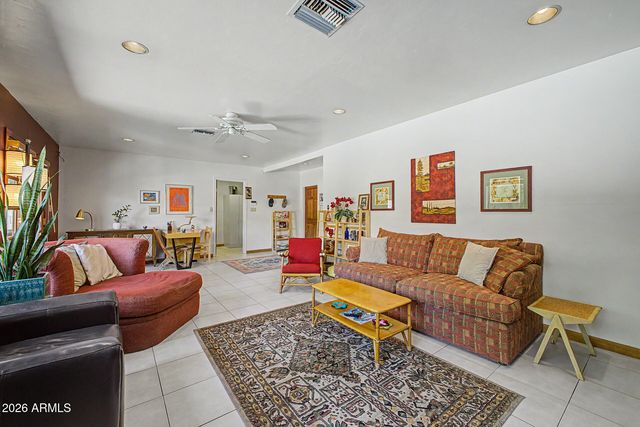 1132 E FLYNN Lane, Phoenix, AZ 85014