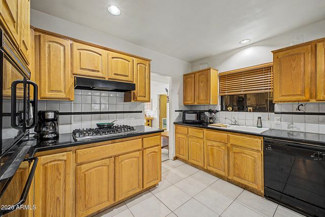 1132 E FLYNN Lane, Phoenix, AZ 85014