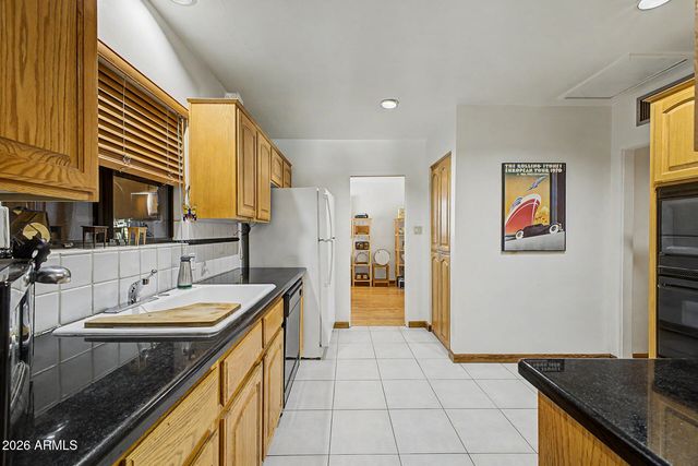 1132 E FLYNN Lane, Phoenix, AZ 85014