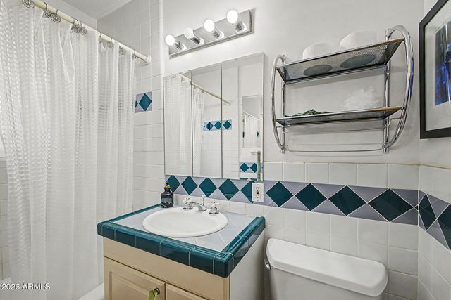 1132 E FLYNN Lane, Phoenix, AZ 85014