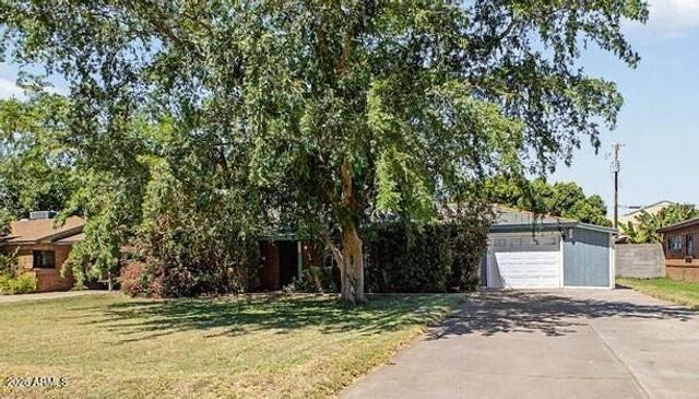 1132 E FLYNN Lane, Phoenix, AZ 85014