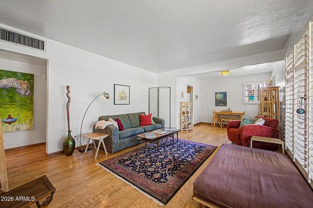 1132 E FLYNN Lane, Phoenix, AZ 85014