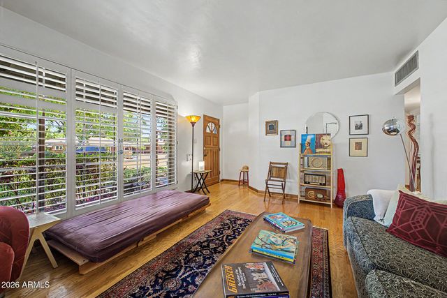 1132 E FLYNN Lane, Phoenix, AZ 85014