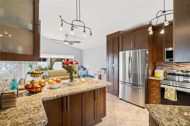 17851 NW 19th St 17851, Pembroke Pines, FL 33029