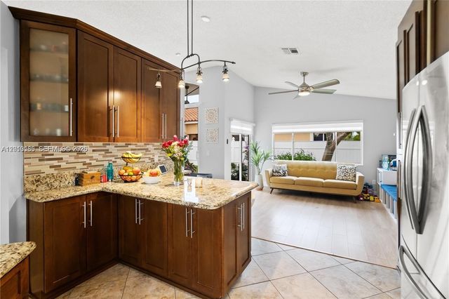 17851 NW 19th St 17851, Pembroke Pines, FL 33029