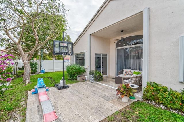 17851 NW 19th St 17851, Pembroke Pines, FL 33029