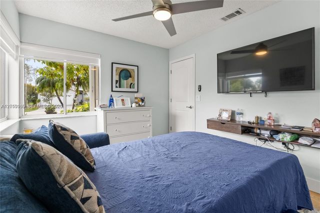 17851 NW 19th St 17851, Pembroke Pines, FL 33029
