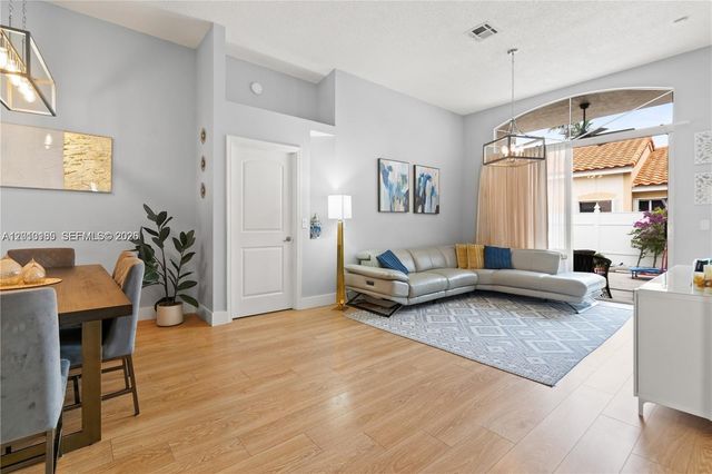 17851 NW 19th St 17851, Pembroke Pines, FL 33029