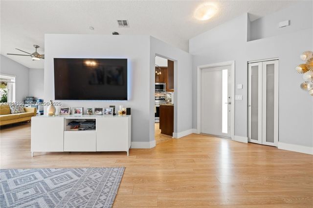 17851 NW 19th St 17851, Pembroke Pines, FL 33029