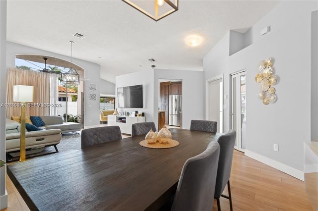 17851 NW 19th St 17851, Pembroke Pines, FL 33029