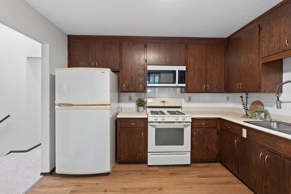 71 Garden Drive, Burnsville, MN 55337 — photo 5