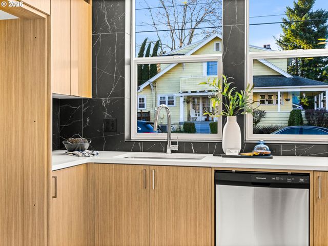 6219 Ne Stanton St, Portland, OR 97213