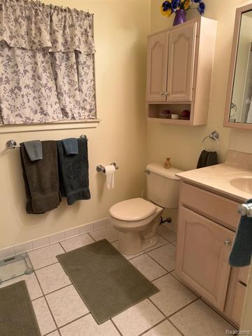 4780 S Tuxedo Drive, Warren, MI 48092