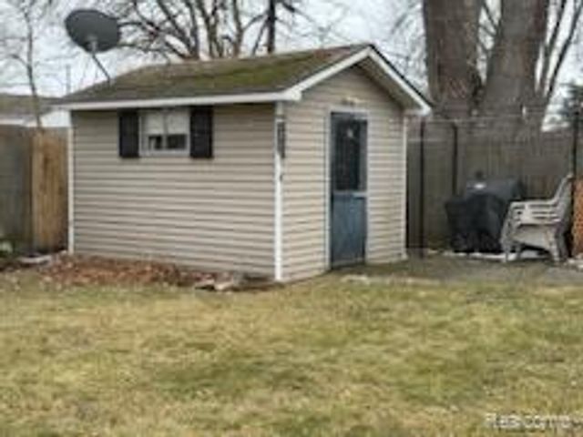 4780 S Tuxedo Drive, Warren, MI 48092