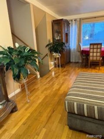 4780 S Tuxedo Drive, Warren, MI 48092