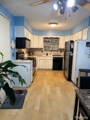 4780 S Tuxedo Drive, Warren, MI 48092