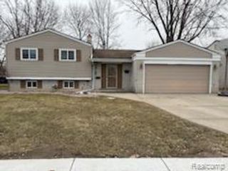 4780 S Tuxedo Drive, Warren, MI 48092