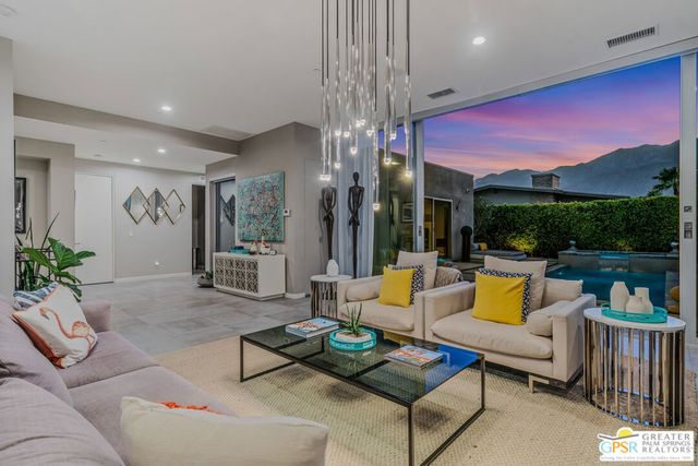 623 Bliss Way, Palm Springs, CA 92262