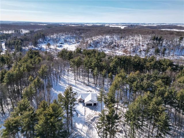 E10034 331st Avenue, Eau Claire, WI 54703