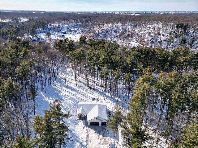 E10034 331st Avenue, Eau Claire, WI 54703