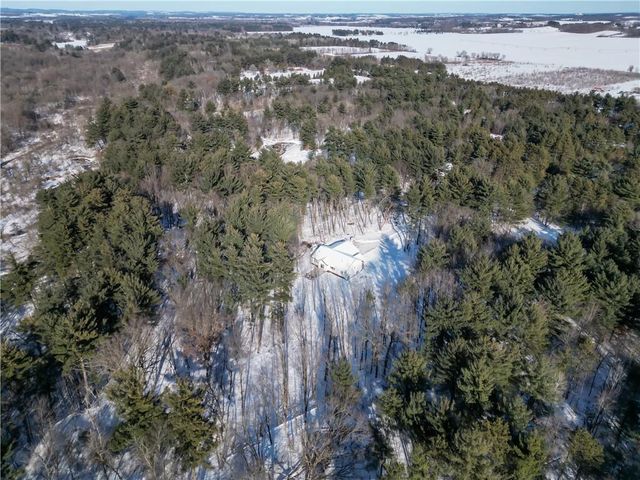 E10034 331st Avenue, Eau Claire, WI 54703