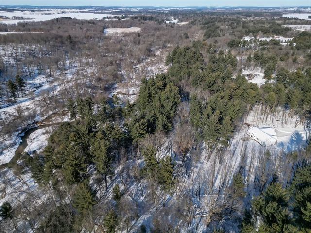 E10034 331st Avenue, Eau Claire, WI 54703