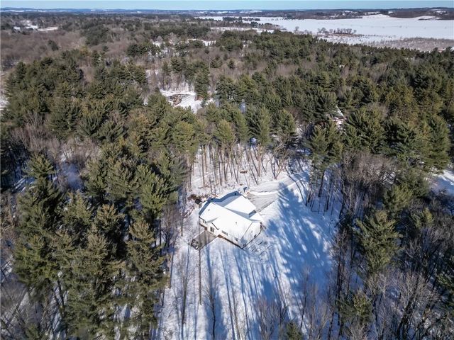 E10034 331st Avenue, Eau Claire, WI 54703