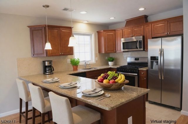 28 Davis St, Harrison Town, NJ 07029