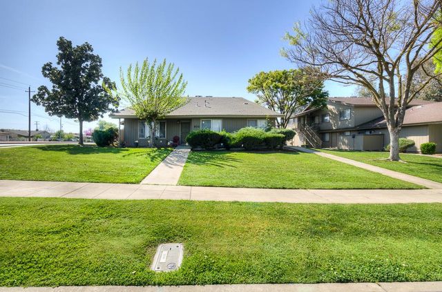 820 Sherwood Way, Madera, CA 93638