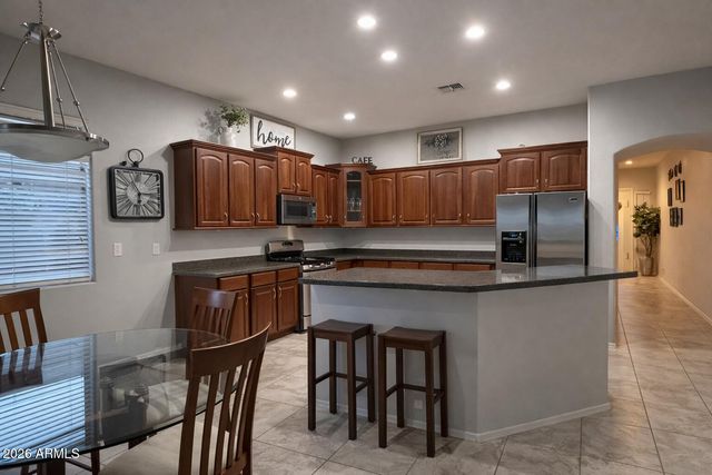 10709 E KNOWLES Avenue, Mesa, AZ 85209