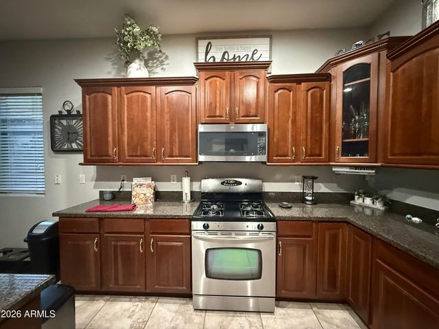 10709 E KNOWLES Avenue, Mesa, AZ 85209