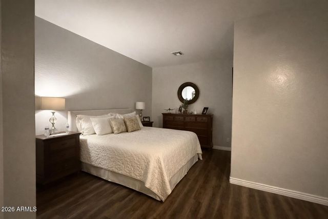 10709 E KNOWLES Avenue, Mesa, AZ 85209