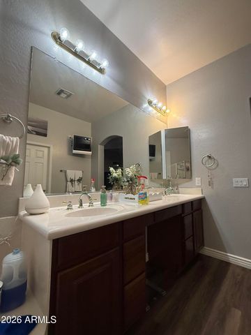 10709 E KNOWLES Avenue, Mesa, AZ 85209